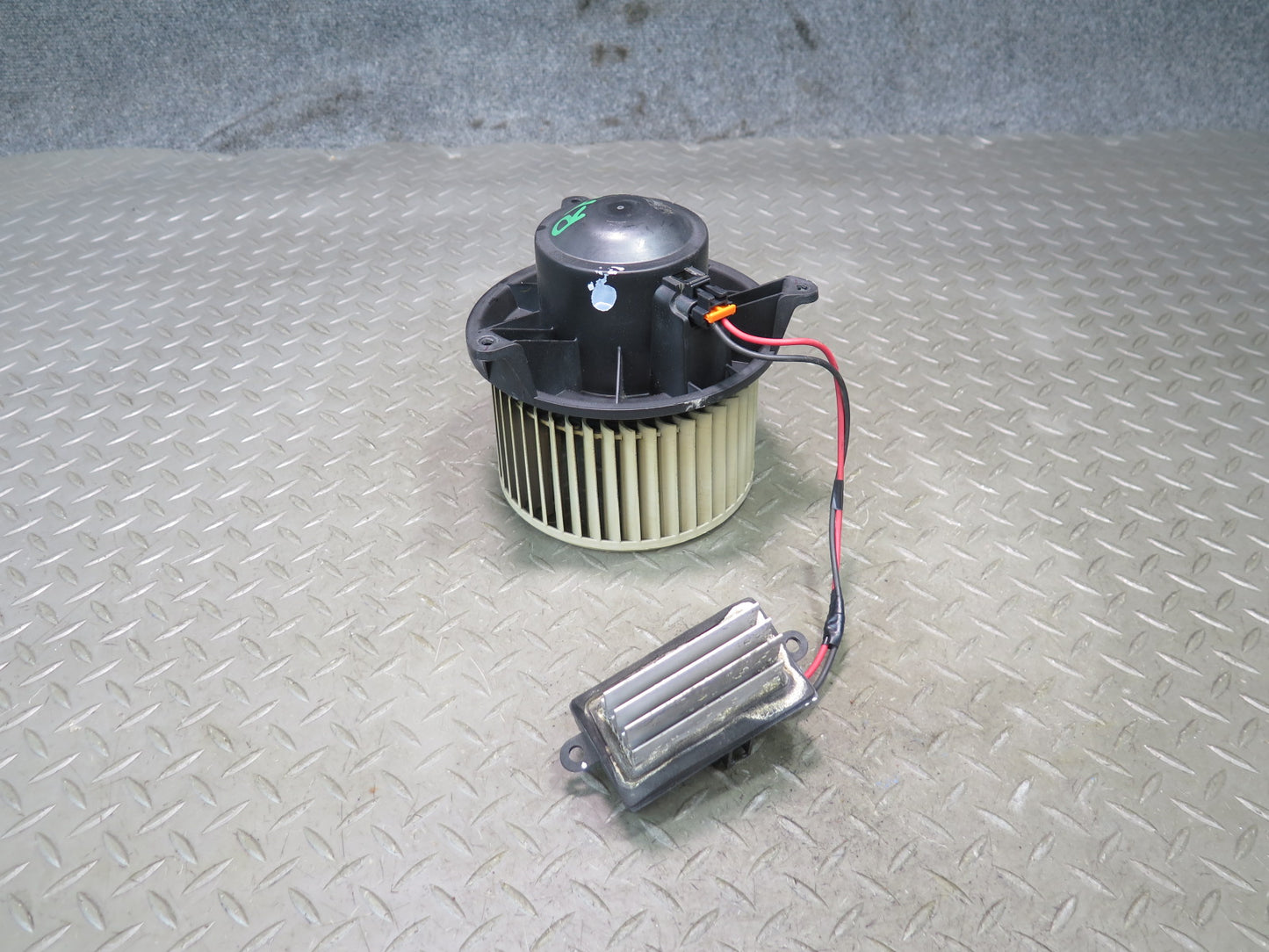2003-2007 Hummer H2 A/C Air Heater Blower Motor Fan W/ Resistor