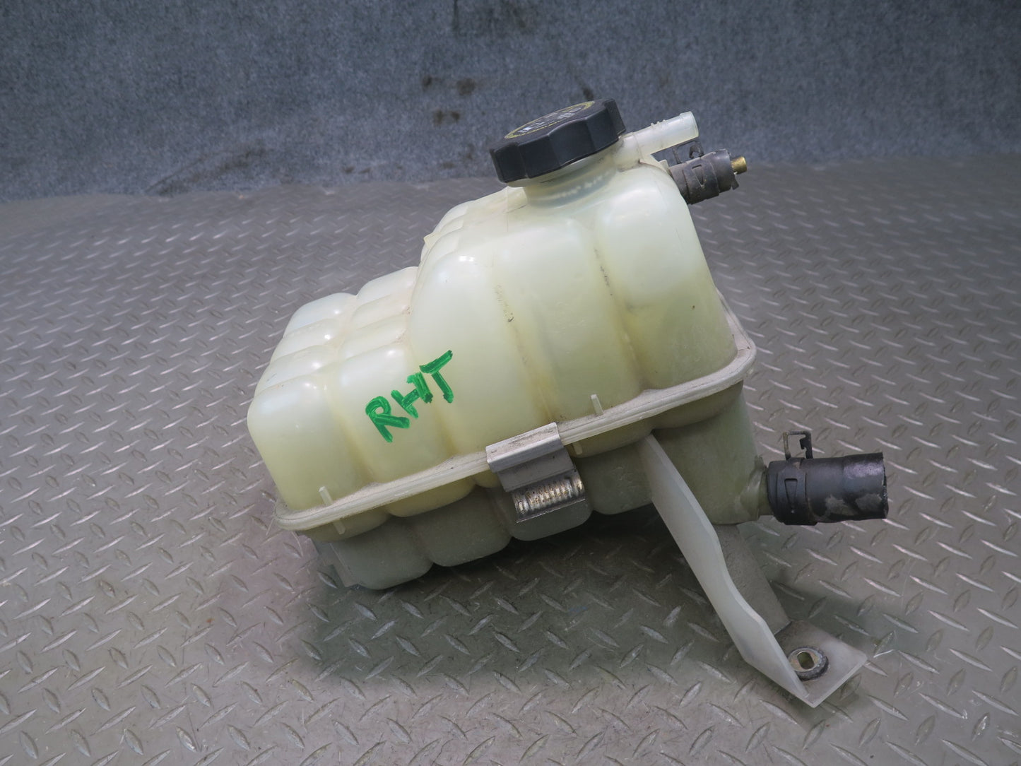 2003-2007 Hummer H2 Engine Coolant Expansion Overflow Reservoir Tank