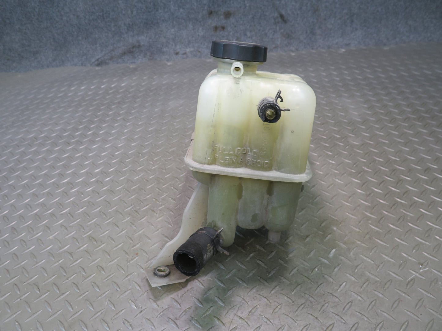 2003-2007 Hummer H2 Engine Coolant Expansion Overflow Reservoir Tank