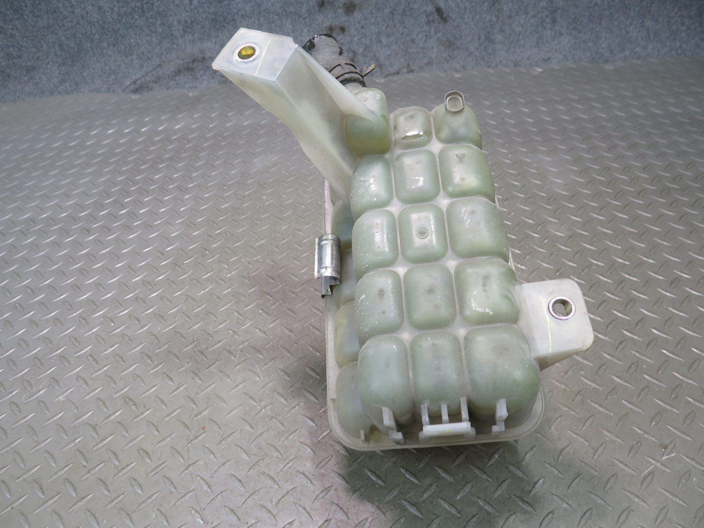 2003-2007 Hummer H2 Engine Coolant Expansion Overflow Reservoir Tank