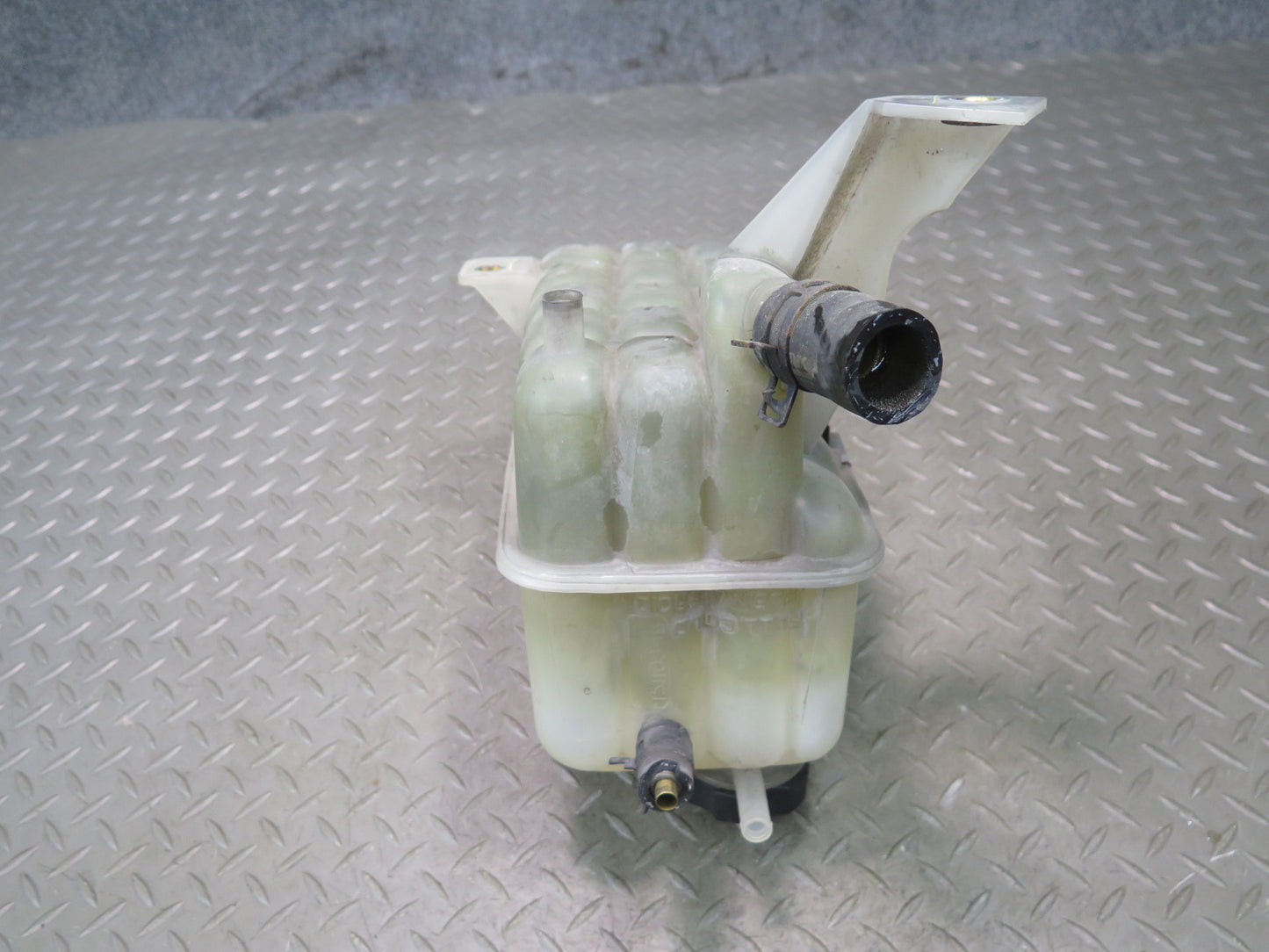 2003-2007 Hummer H2 Engine Coolant Expansion Overflow Reservoir Tank