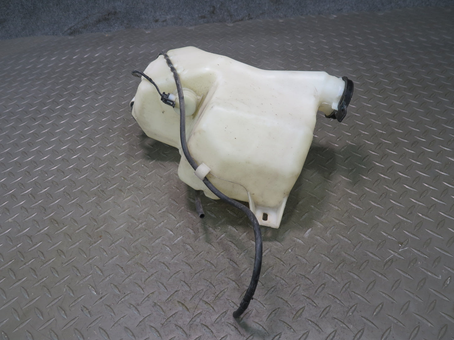 2003-2007 Hummer H2 Front Windshield Wiper Washer Reservoir Tank Bottle