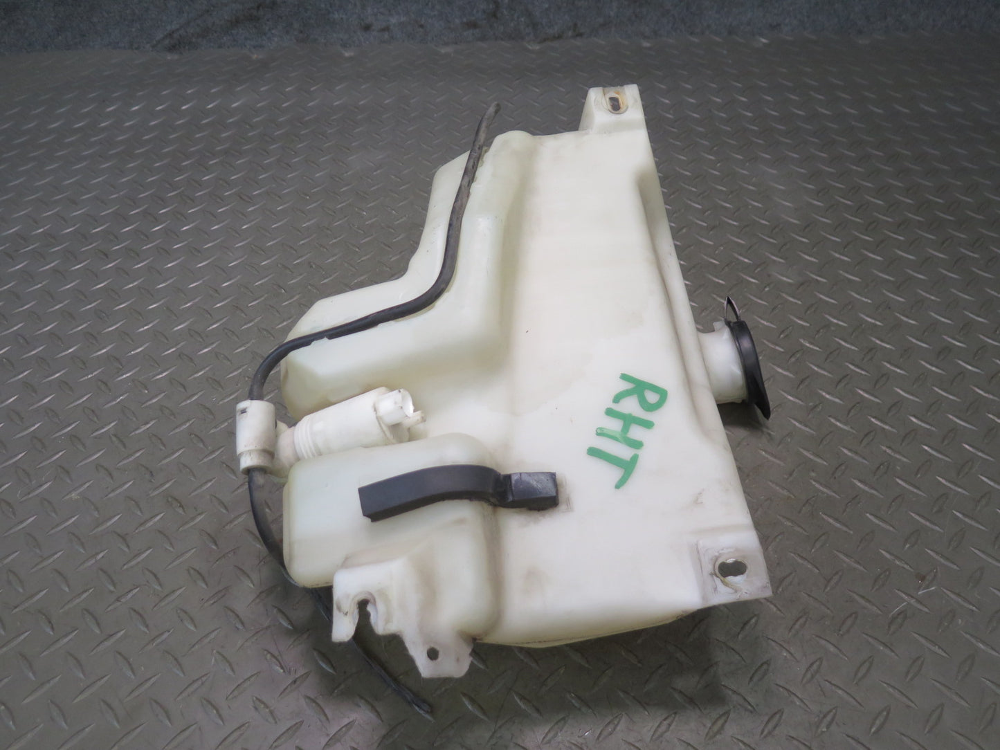 2003-2007 Hummer H2 Front Windshield Wiper Washer Reservoir Tank Bottle