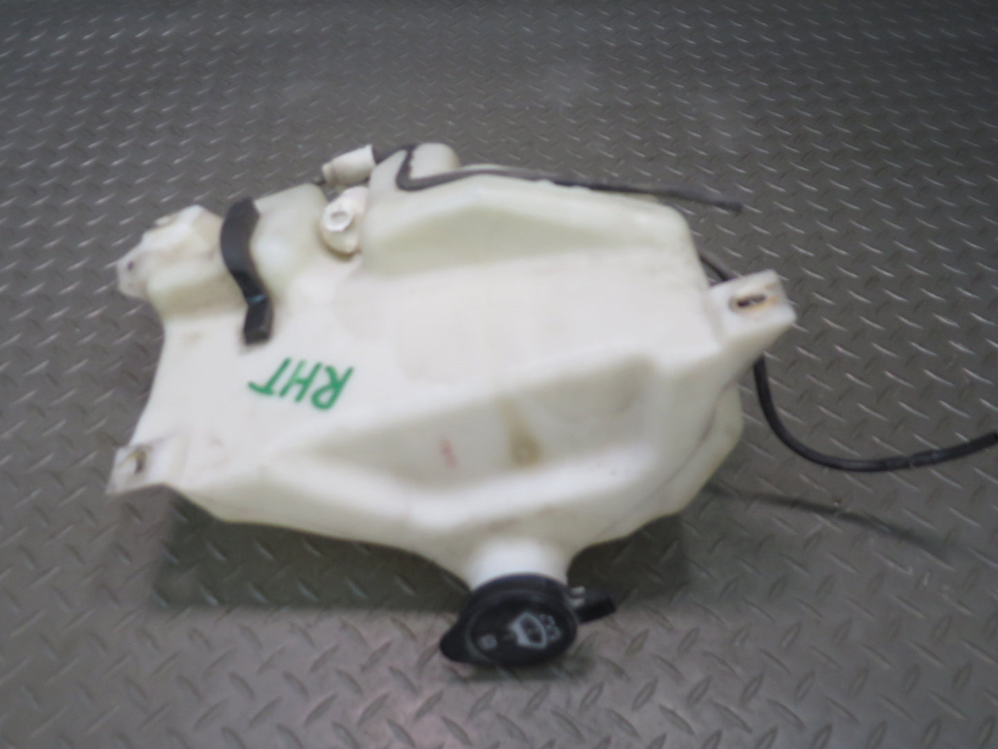2003-2007 Hummer H2 Front Windshield Wiper Washer Reservoir Tank Bottle