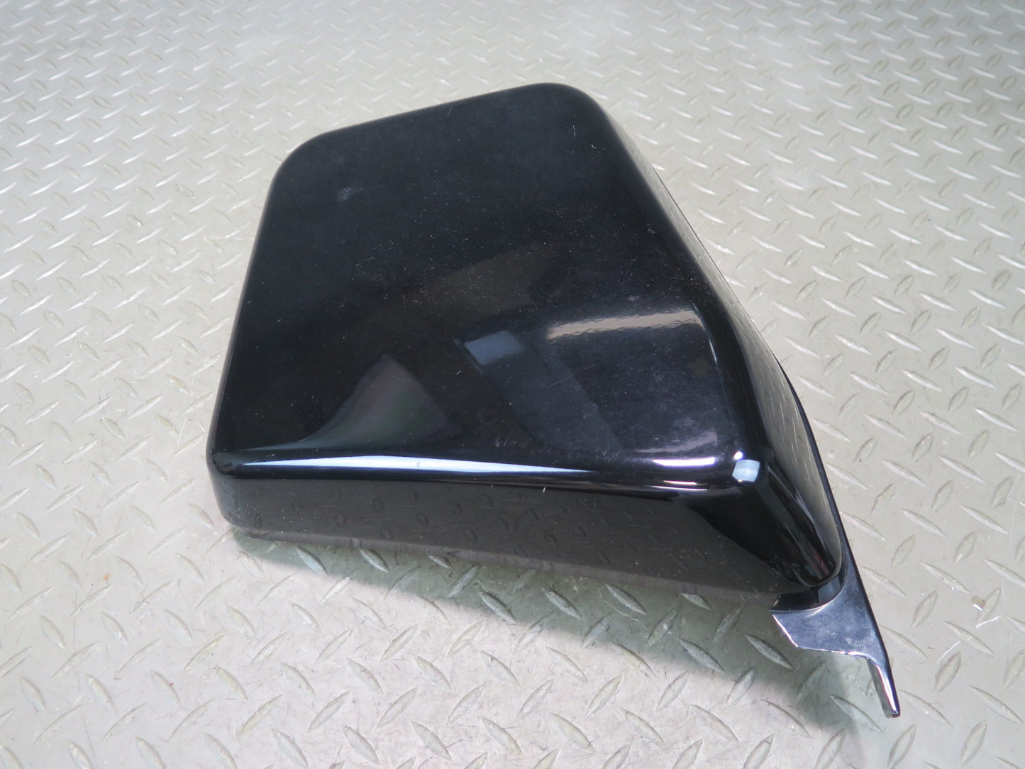 2003-2009 Hummer H2 Front Right Side Cowl Vent Panel END Cap Cover Black
