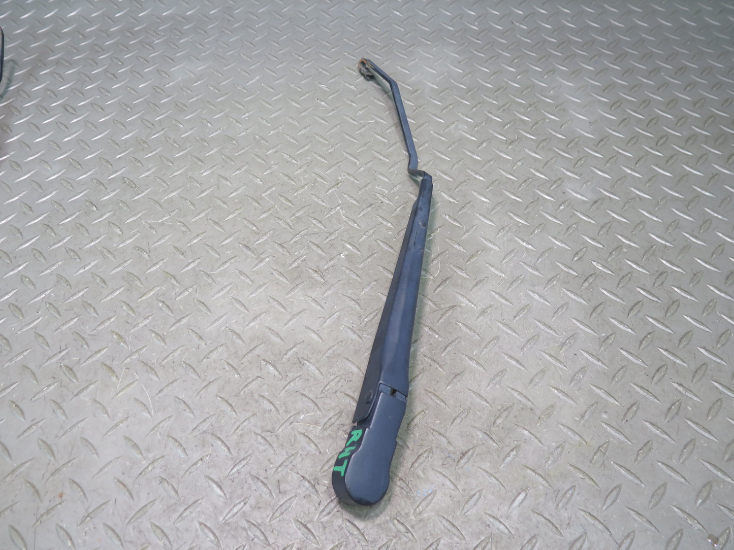 2003-2009 Hummer H2 Front Windshield Left & Right Side Wiper Arm Set of 2