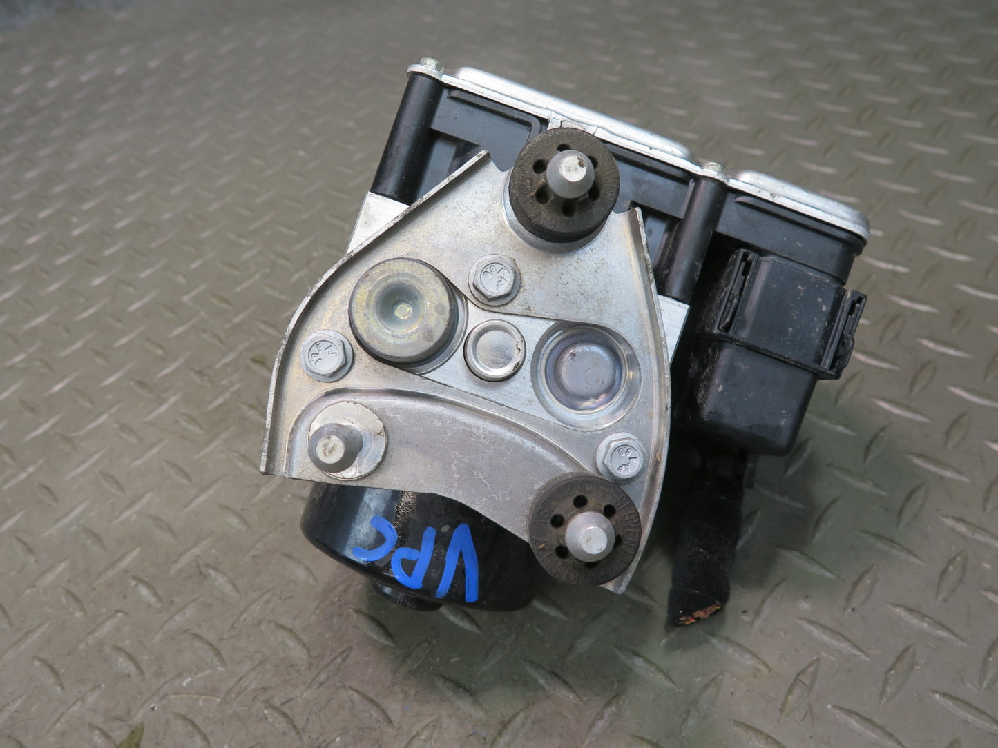2015-2018 Porsche Cayenne 958.2 Anti Lock Brake ABS Pump Module 7P0614517T