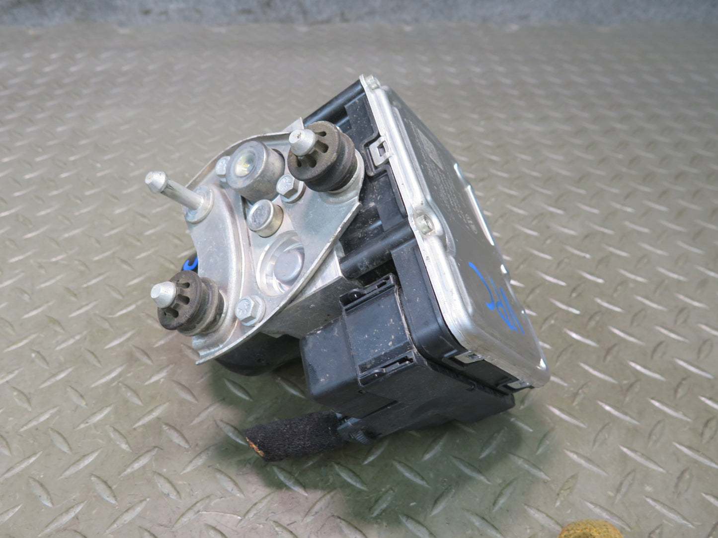 2015-2018 Porsche Cayenne 958.2 Anti Lock Brake ABS Pump Module 7P0614517T