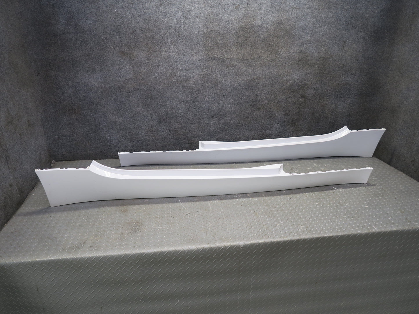 09-16 BMW E89 Z4 Set of 2 Left & Right Side Skirt Rocker Panel Molding OEM