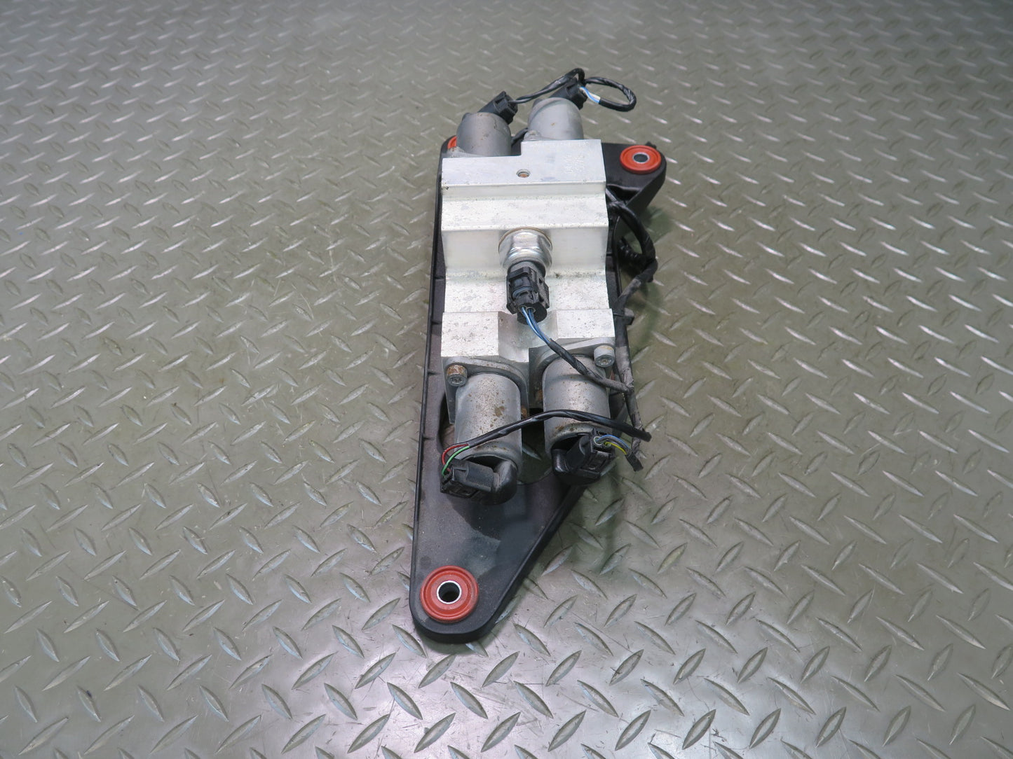 2008-2014 BMW E71 E72 X6 X6M Dynamic Drive Suspension Valve Block 6794578
