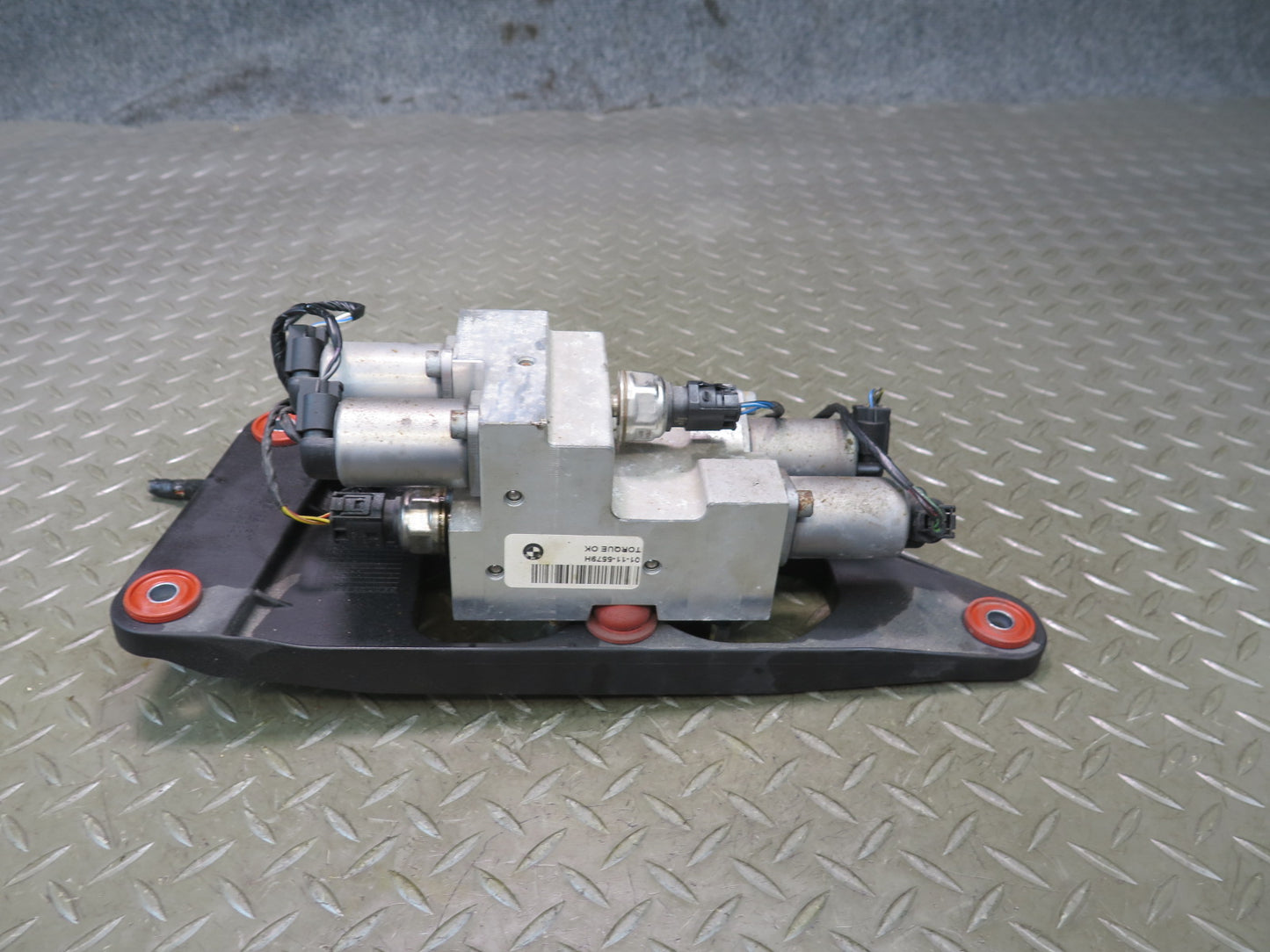 2008-2014 BMW E71 E72 X6 X6M Dynamic Drive Suspension Valve Block 6794578