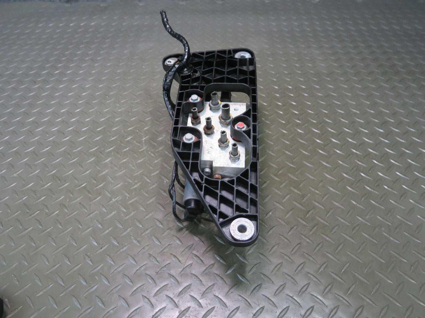 2008-2014 BMW E71 E72 X6 X6M Dynamic Drive Suspension Valve Block 6794578
