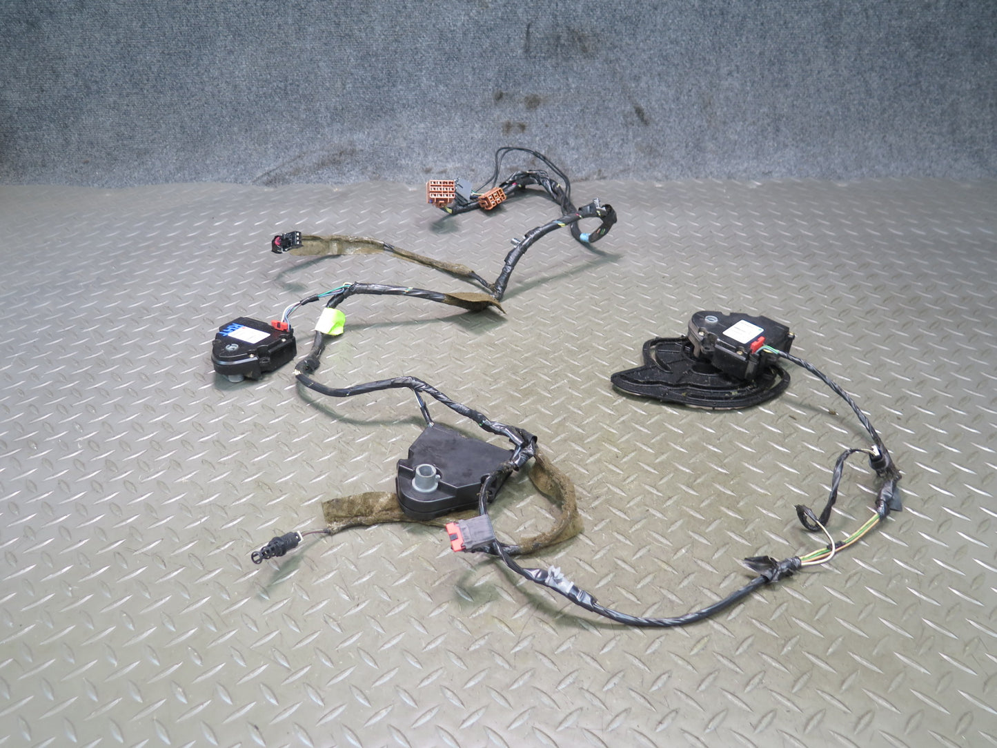 2003-2007 Hummer H2 Hvac A/C Air Heater Flap Door Actuator Motor Wiring Set
