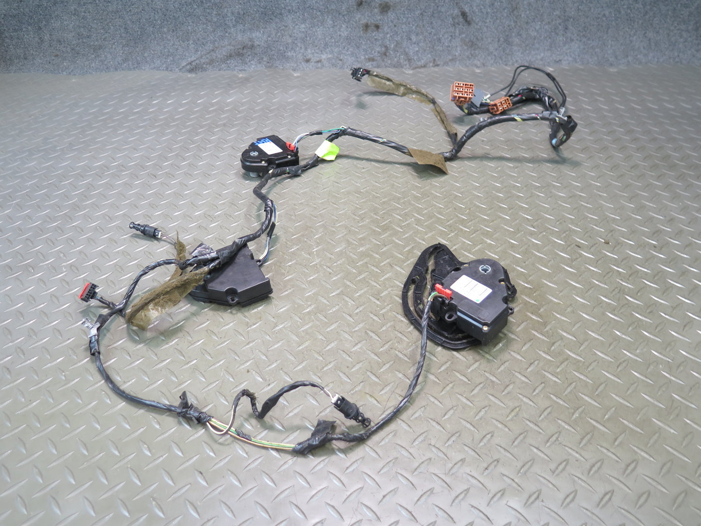 2003-2007 Hummer H2 Hvac A/C Air Heater Flap Door Actuator Motor Wiring Set