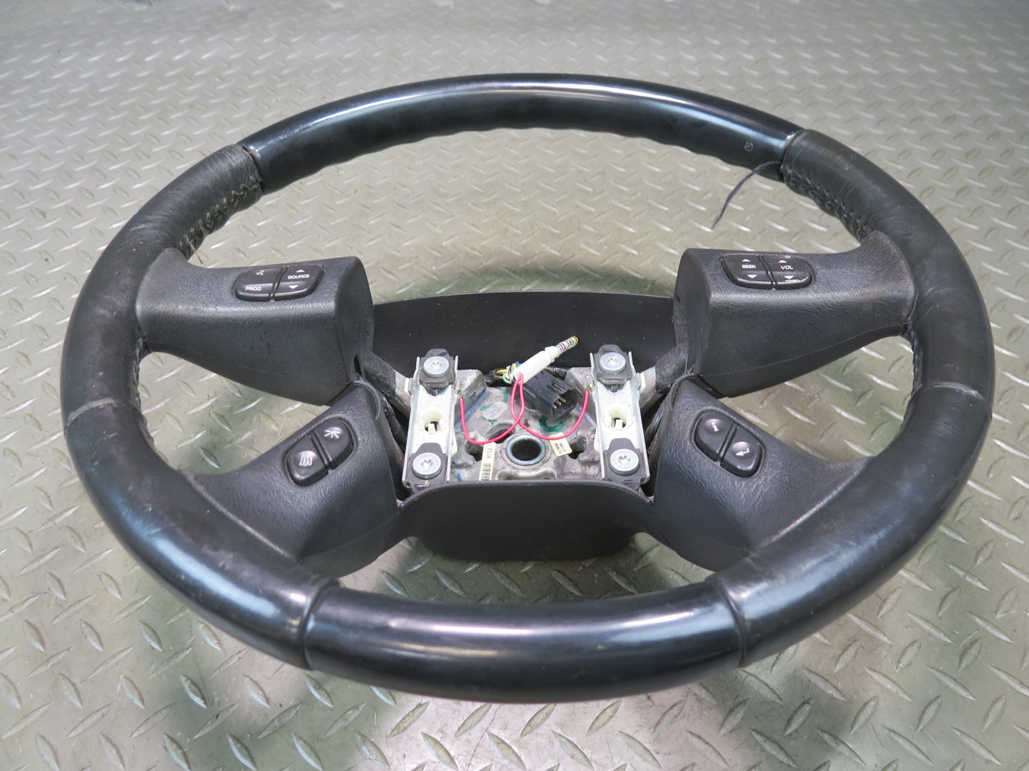 2003-2007 Hummer H2 Leather Black Steering W/ Controls