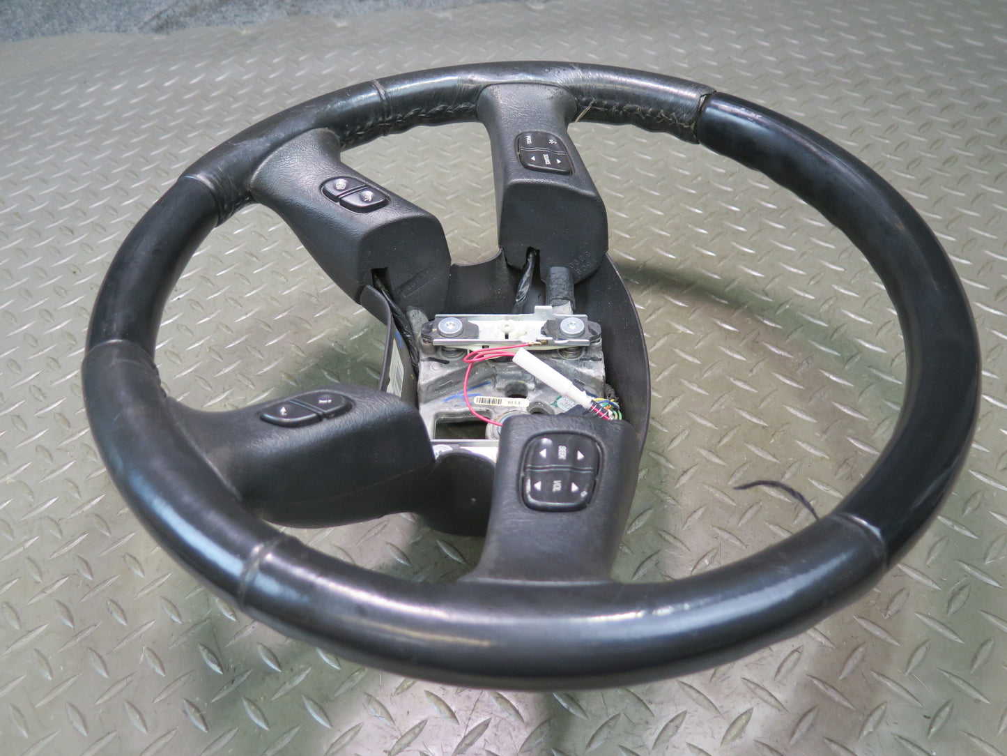 2003-2007 Hummer H2 Leather Black Steering W/ Controls