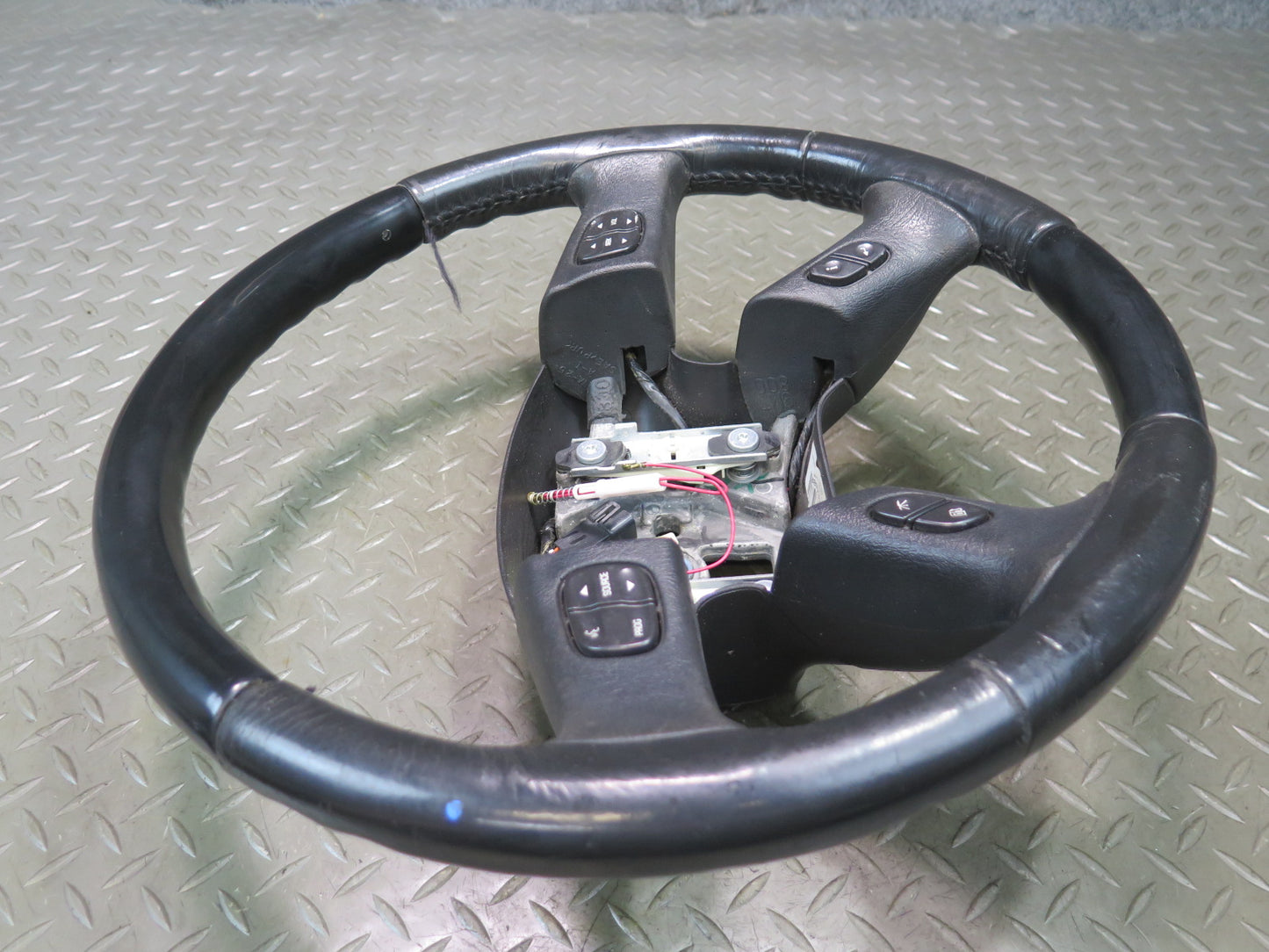 2003-2007 Hummer H2 Leather Black Steering W/ Controls