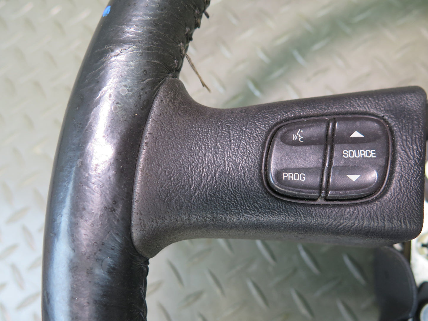 2003-2007 Hummer H2 Leather Black Steering W/ Controls