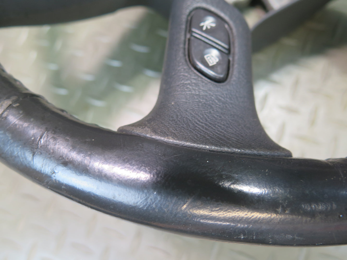 2003-2007 Hummer H2 Leather Black Steering W/ Controls