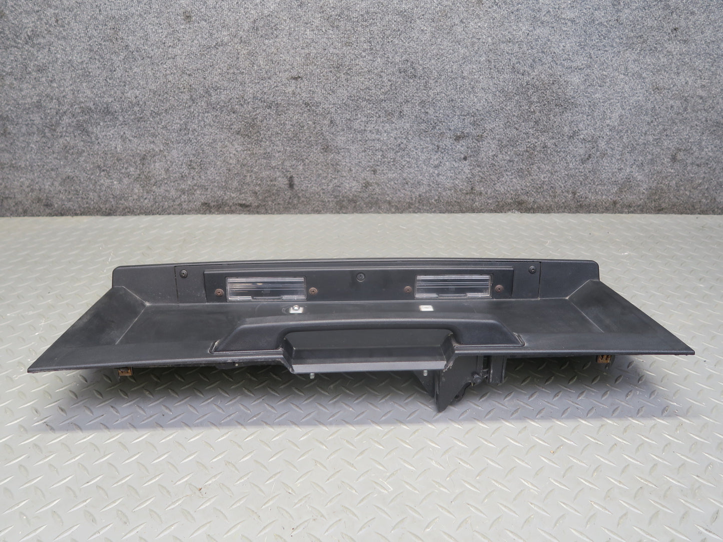 2003-2005 Hummer H2 Rear Trunk Lid Liftgate License Plate Panel W/ Handle