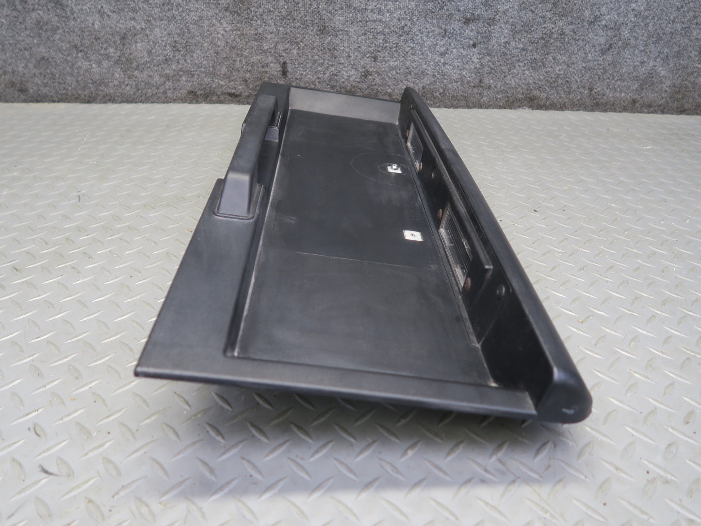 2003-2005 Hummer H2 Rear Trunk Lid Liftgate License Plate Panel W/ Handle