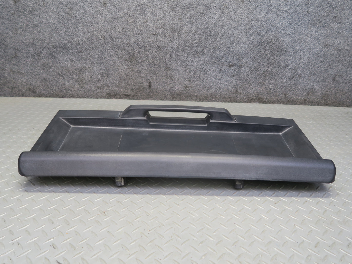 2003-2005 Hummer H2 Rear Trunk Lid Liftgate License Plate Panel W/ Handle