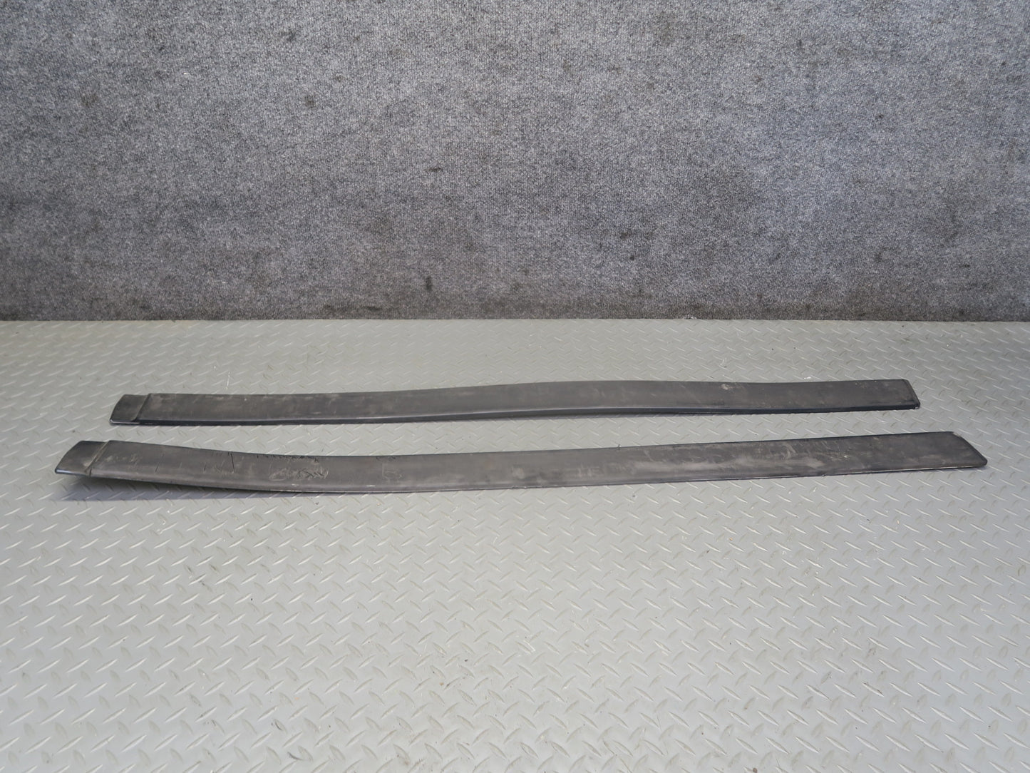 82-83 Datsun S130 280ZX 2+2 6pcs Front Rear Fender & Door Lower Molding Set OEM