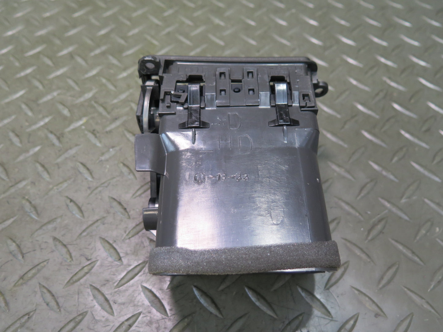 01-06 Lexus UCF30L LS430 Dash Front Left A/C Air Vent 55650-50050 OEM