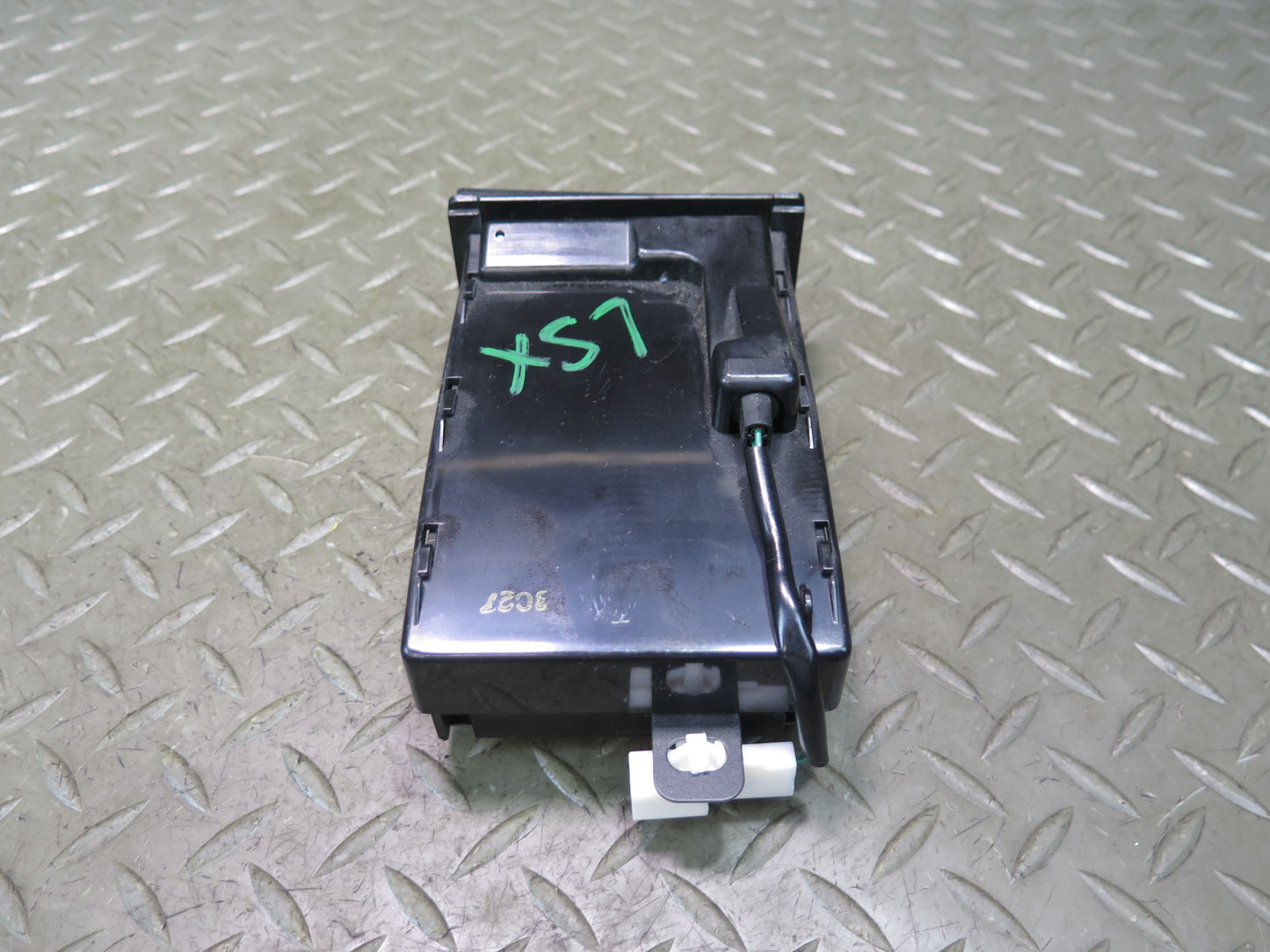 01-06 Lexus UCF30L LS430 Dash Left Coin Storage Retractable Tray Black OEM