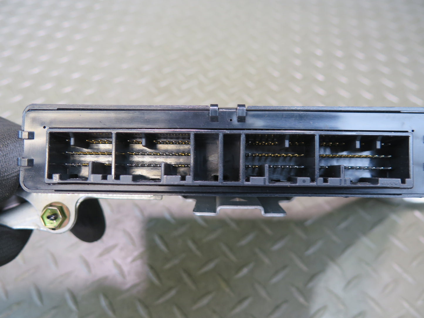 01-03 Lexus UCF30L LS430 ABS TRC VSC Traction Control Module 89540-50150 OEM