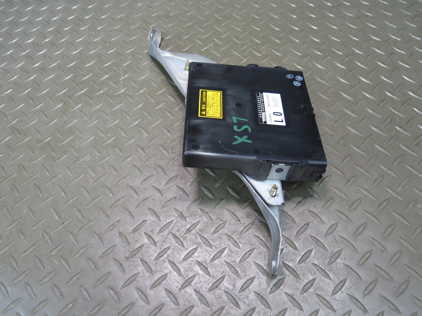 01-03 Lexus UCF30L LS430 ABS TRC VSC Traction Control Module 89540-50150 OEM