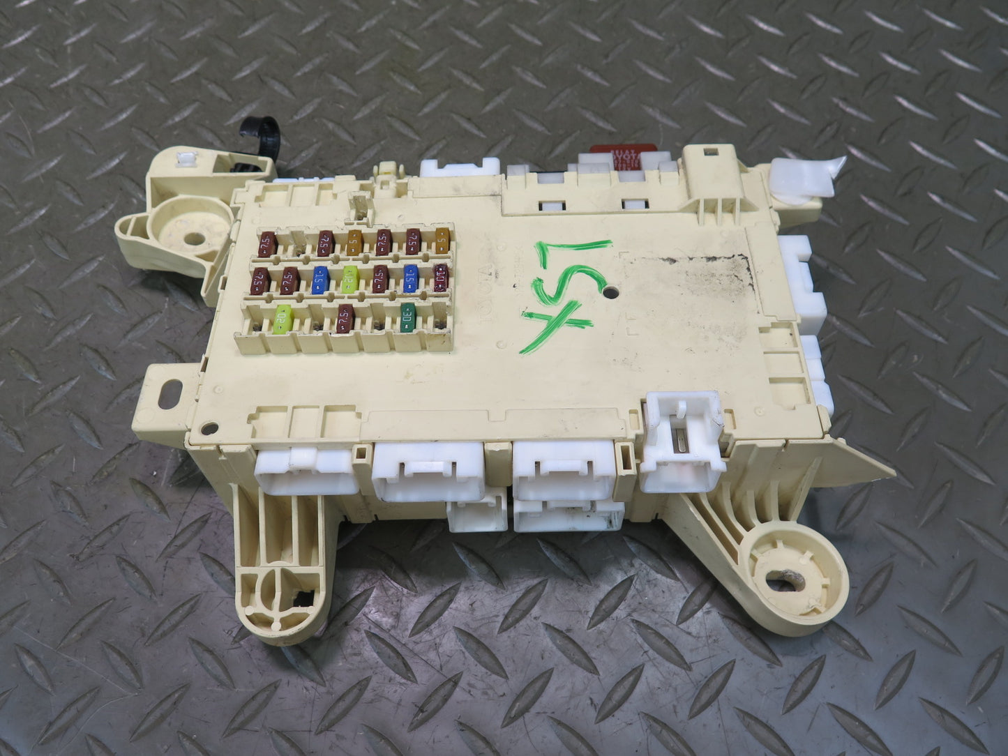 01-03 Lexus UCF30L LS430 Dash Front Left Fuse Relay Box Module 82730-50081 OEM