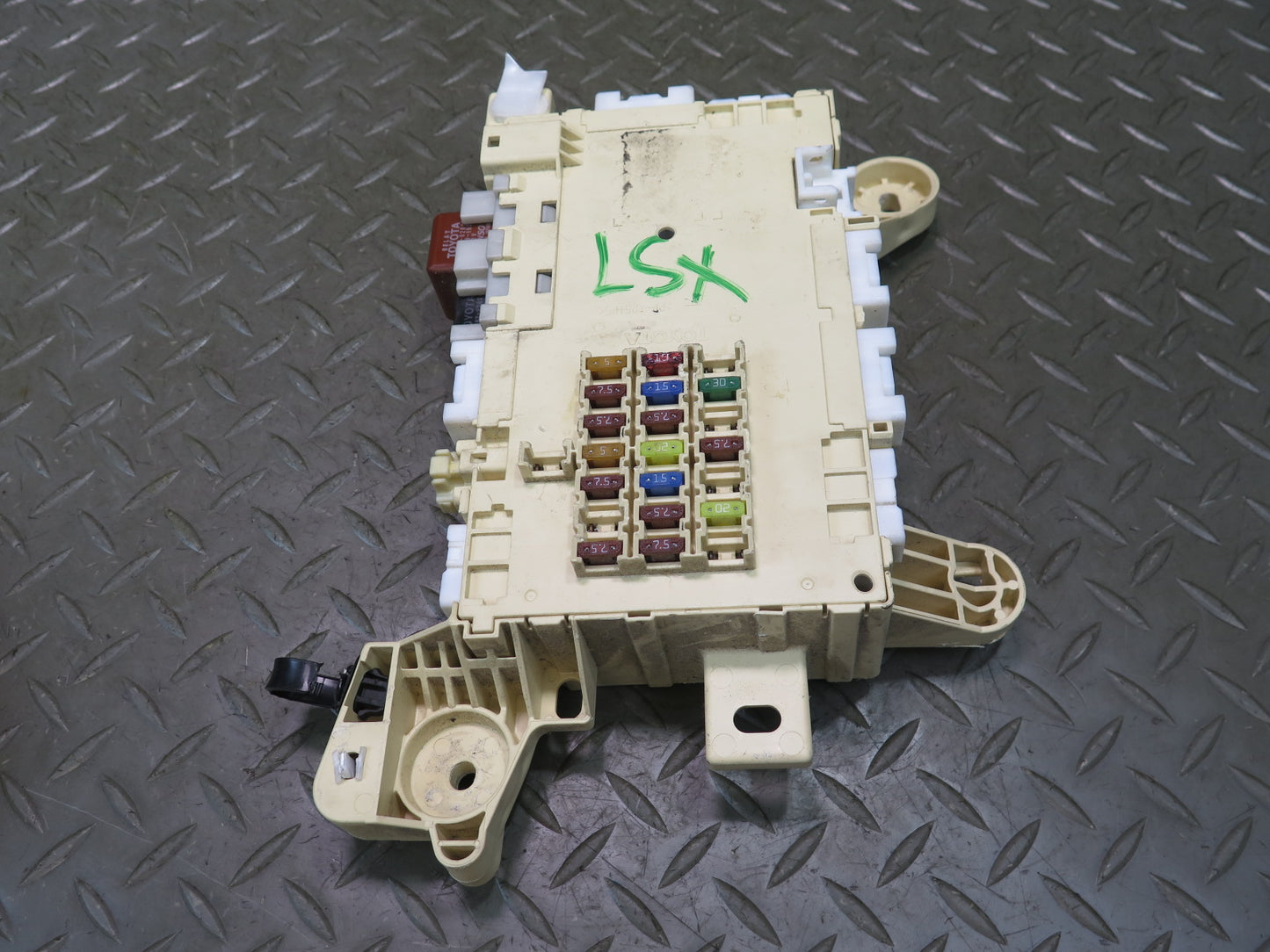 01-03 Lexus UCF30L LS430 Dash Front Left Fuse Relay Box Module 82730-50081 OEM