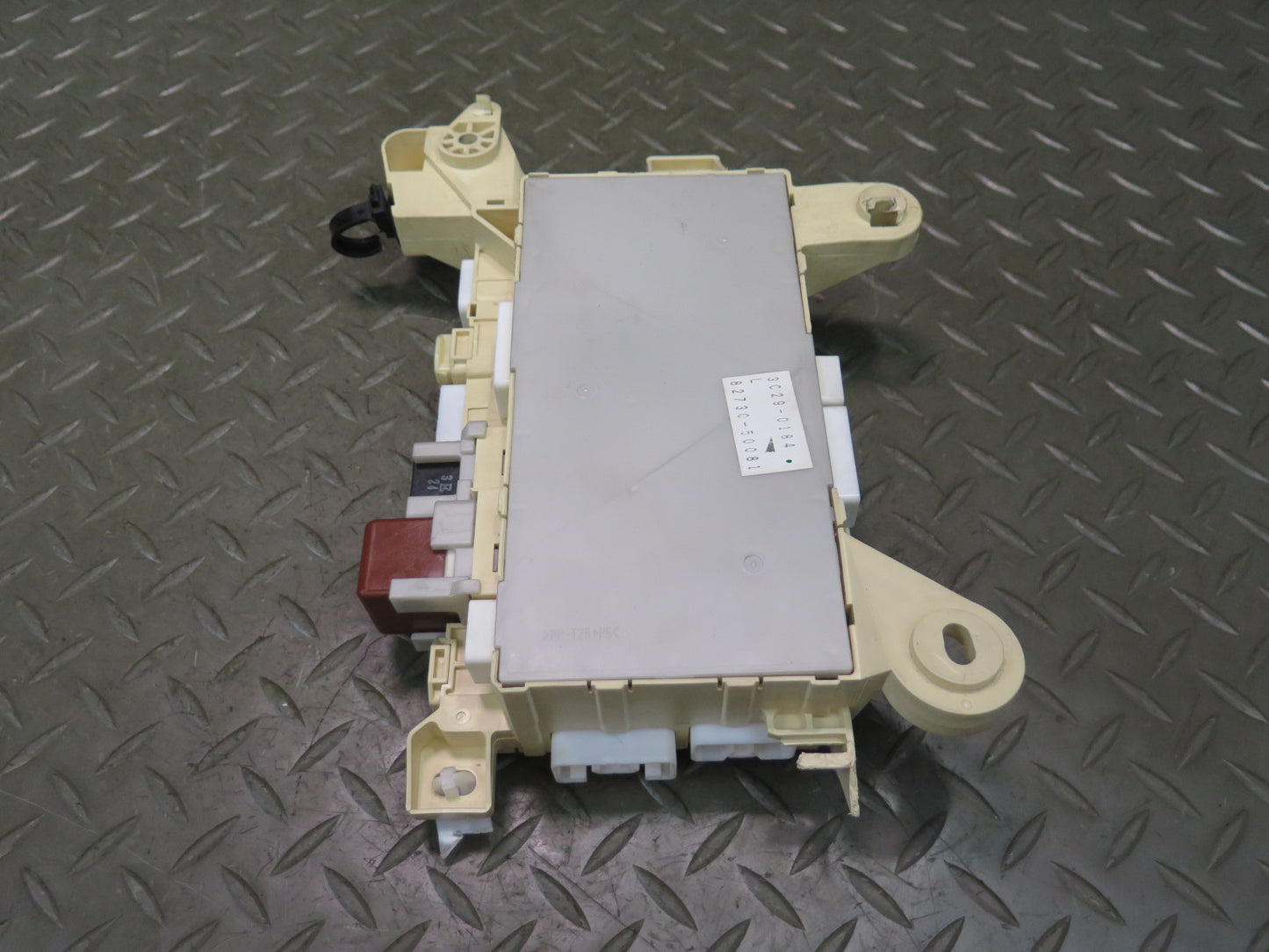 01-03 Lexus UCF30L LS430 Dash Front Left Fuse Relay Box Module 82730-50081 OEM