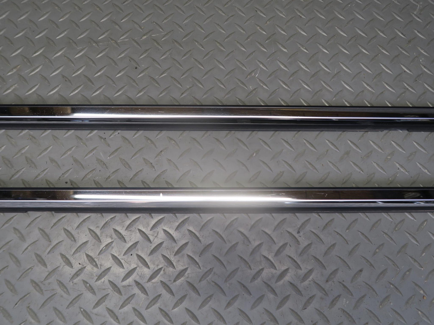 01-06 Lexus UCF30L LS430 Rear Left & Right Door Weatherstrip Molding Set OEM