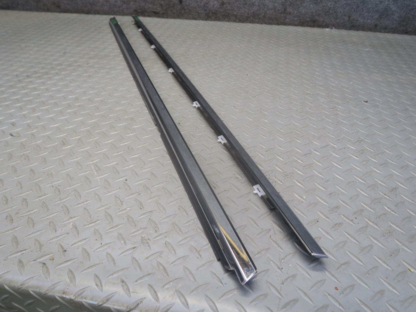 01-06 Lexus UCF30L LS430 Rear Left & Right Door Weatherstrip Molding Set OEM