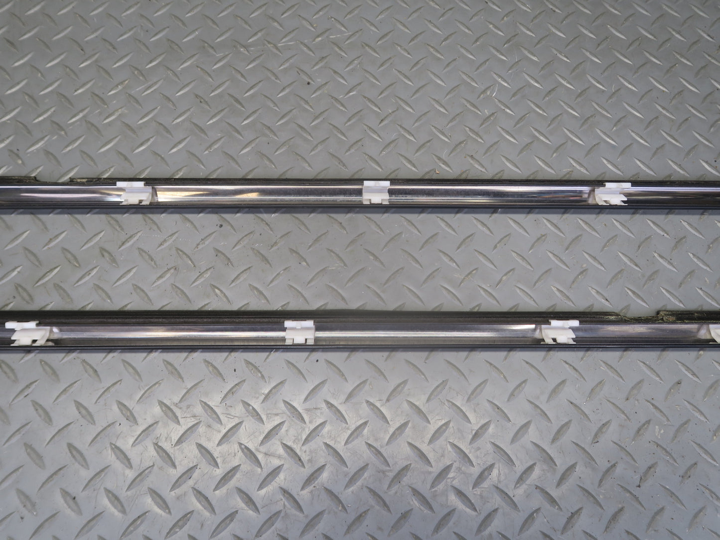 01-06 Lexus UCF30L LS430 Rear Left & Right Door Weatherstrip Molding Set OEM