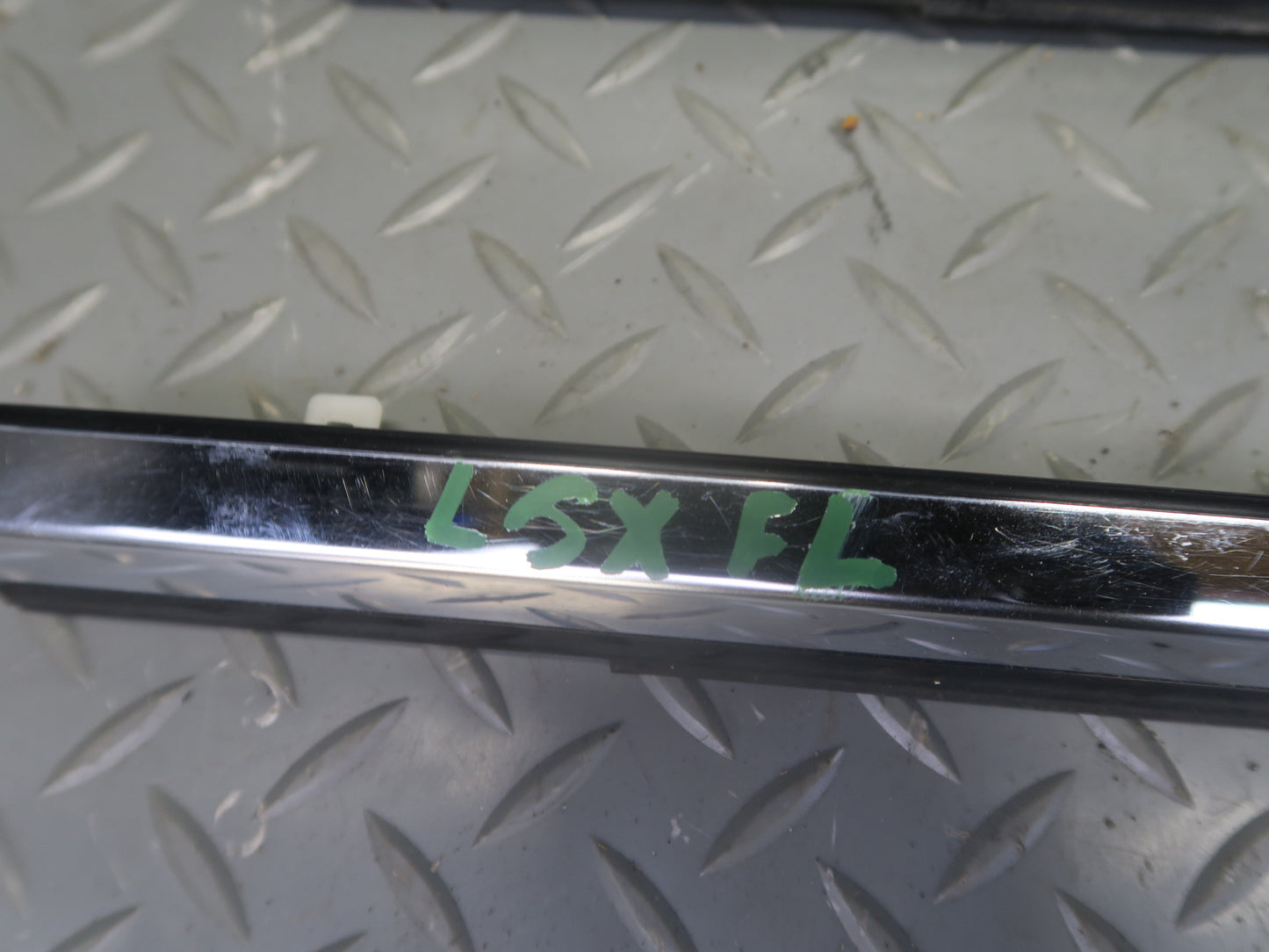 01-06 Lexus UCF30L LS430 Front Right & Left Door Weatherstrip Molding OEM