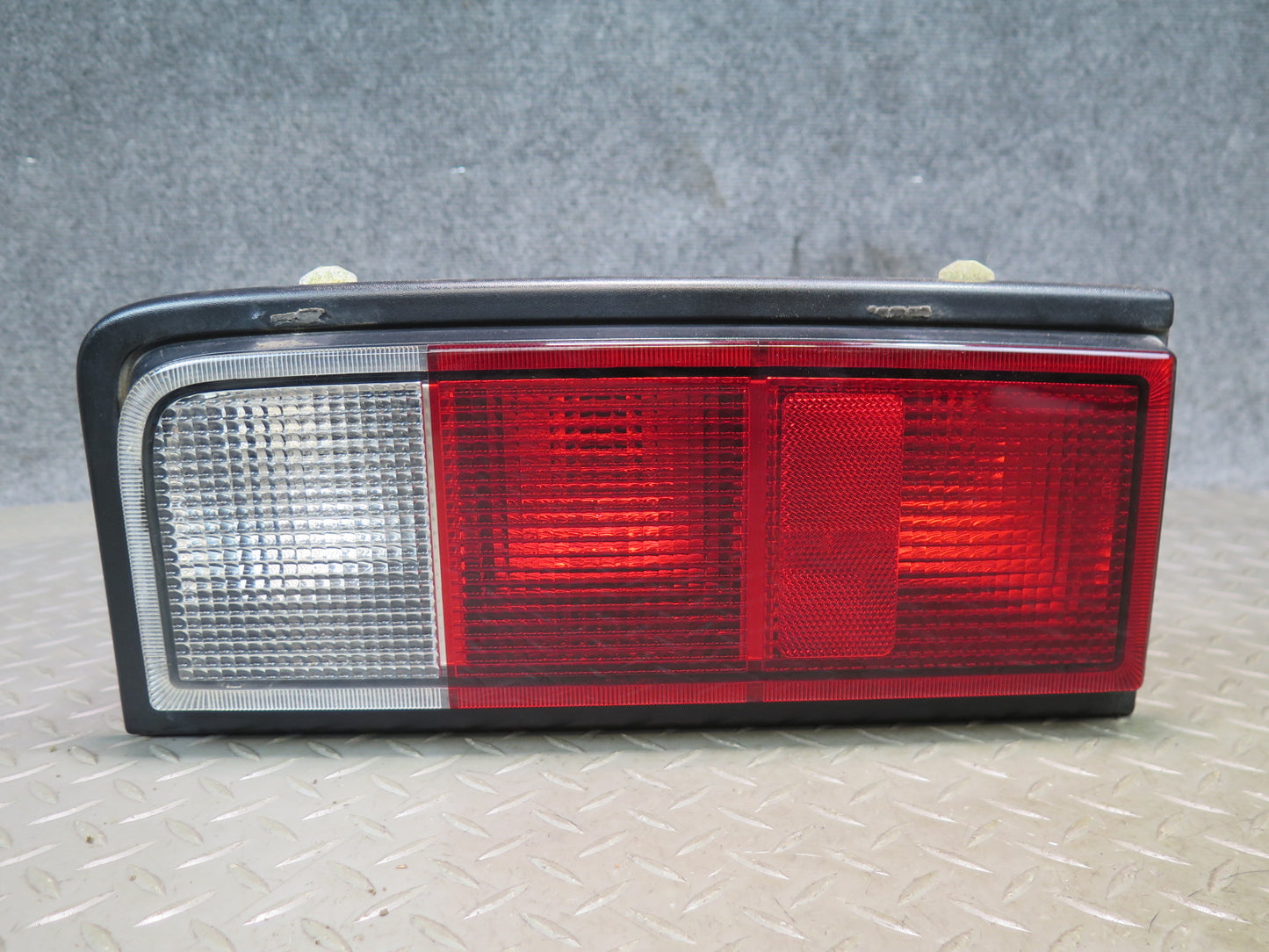 2005-2009 Hummer H2 Rear Left & Right Side Tail Light Lamp Set of 2