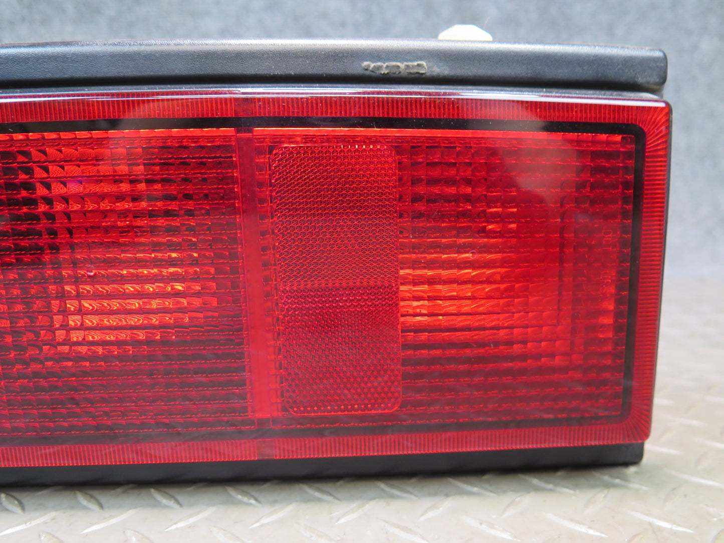 2005-2009 Hummer H2 Rear Left & Right Side Tail Light Lamp Set of 2