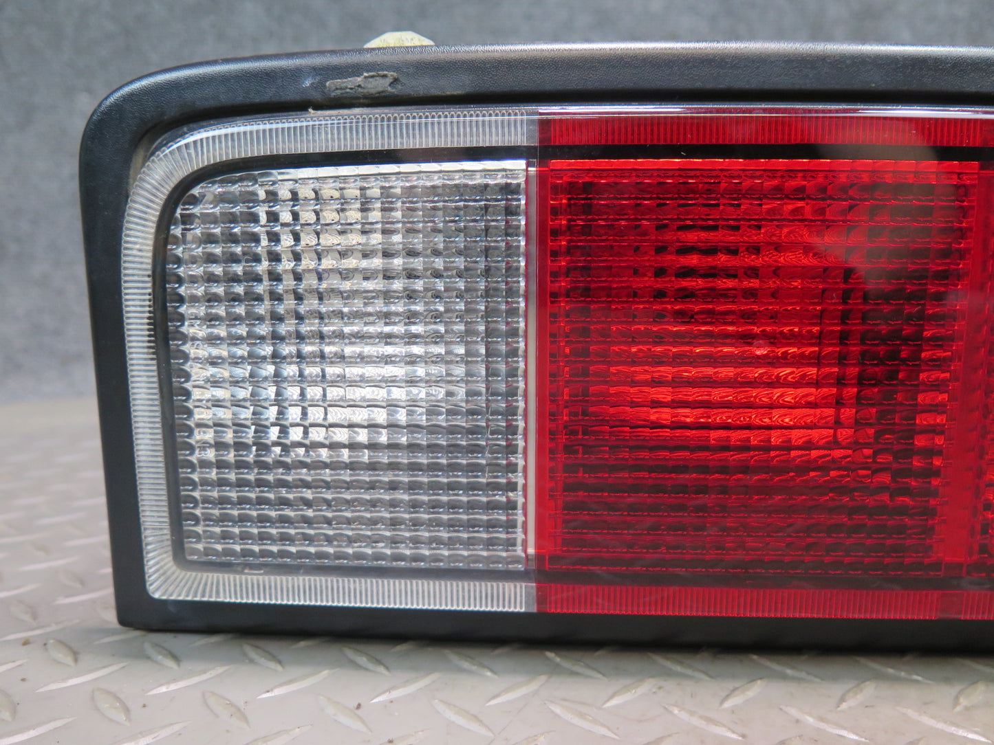 2005-2009 Hummer H2 Rear Left & Right Side Tail Light Lamp Set of 2