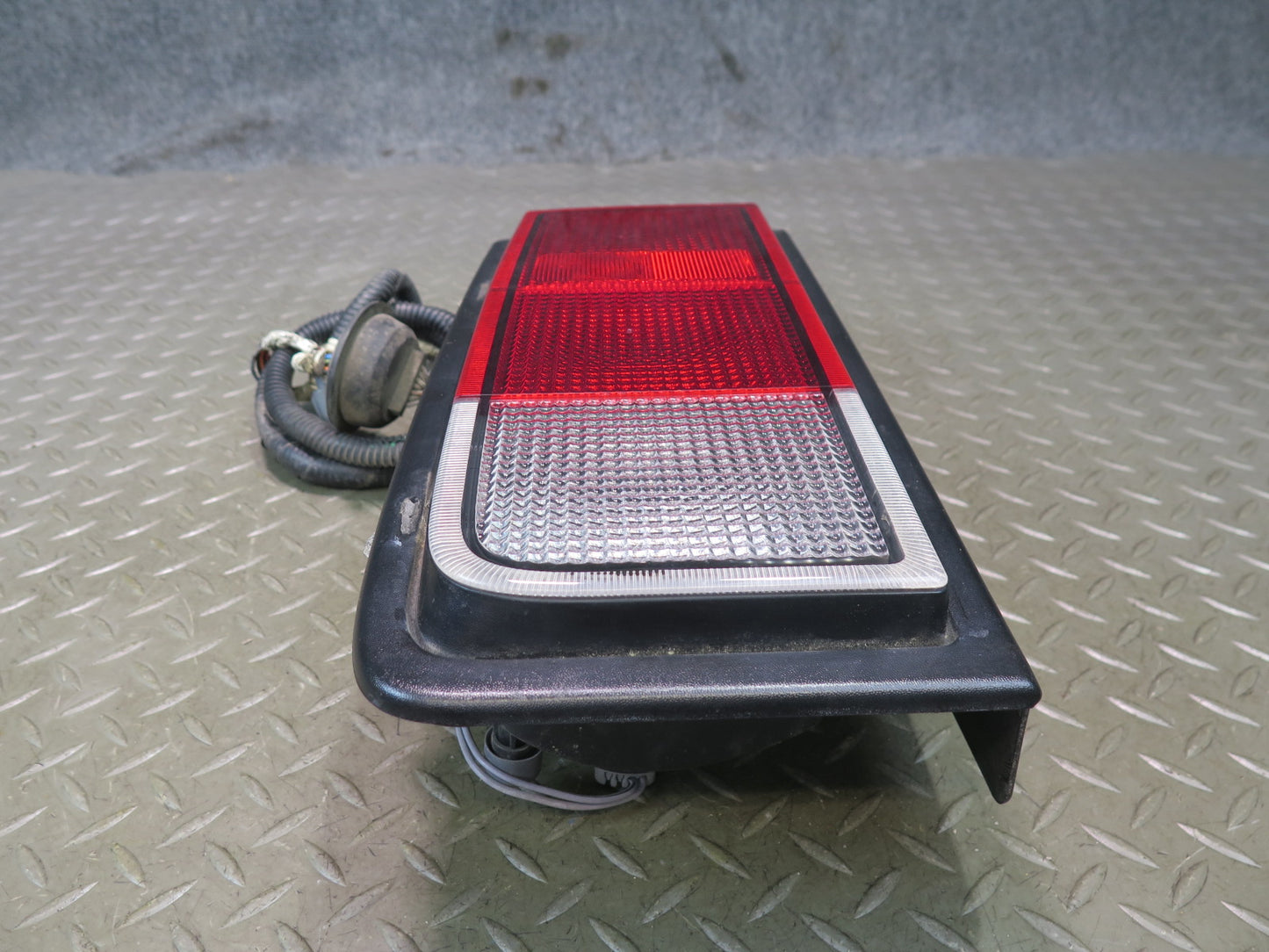 2005-2009 Hummer H2 Rear Left & Right Side Tail Light Lamp Set of 2