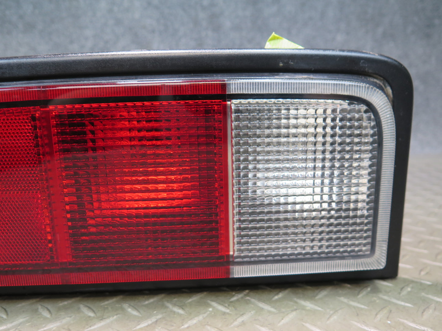 2005-2009 Hummer H2 Rear Left & Right Side Tail Light Lamp Set of 2