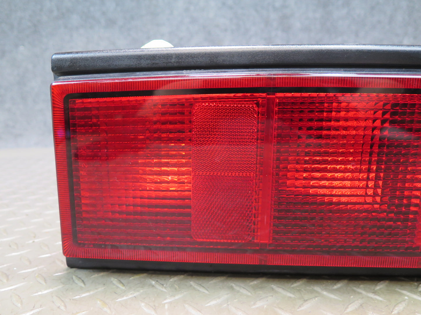 2005-2009 Hummer H2 Rear Left & Right Side Tail Light Lamp Set of 2