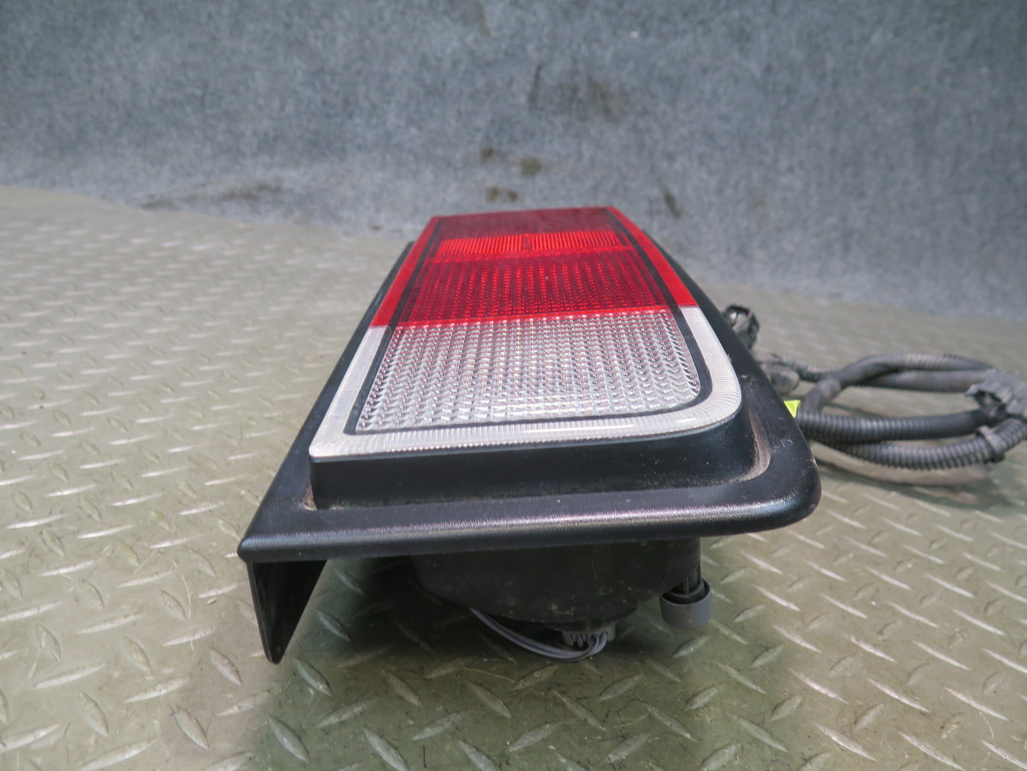 2005-2009 Hummer H2 Rear Left & Right Side Tail Light Lamp Set of 2
