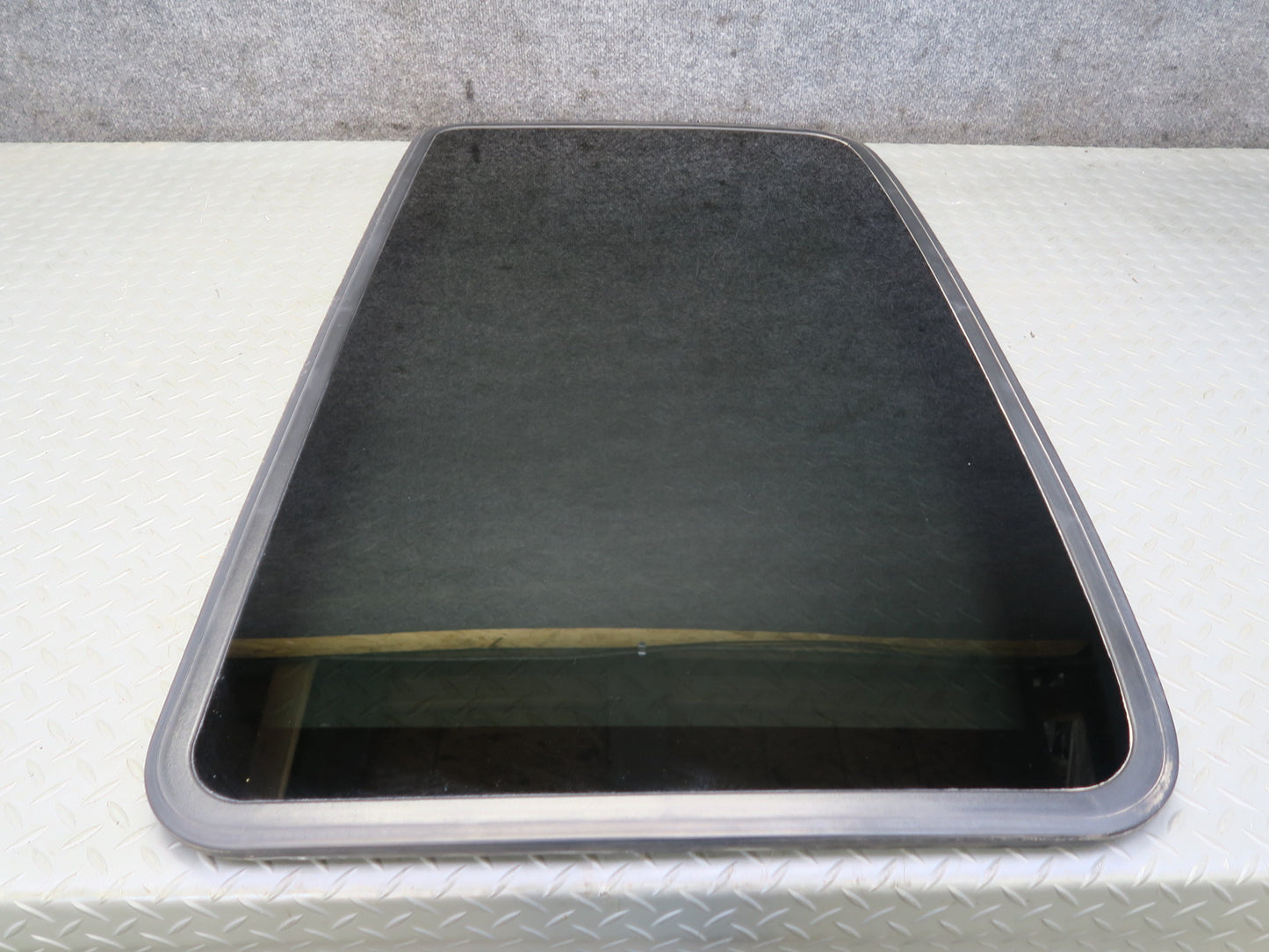 2003-2009 Hummer H2 Front Upper Sunroof Glass Window Panel