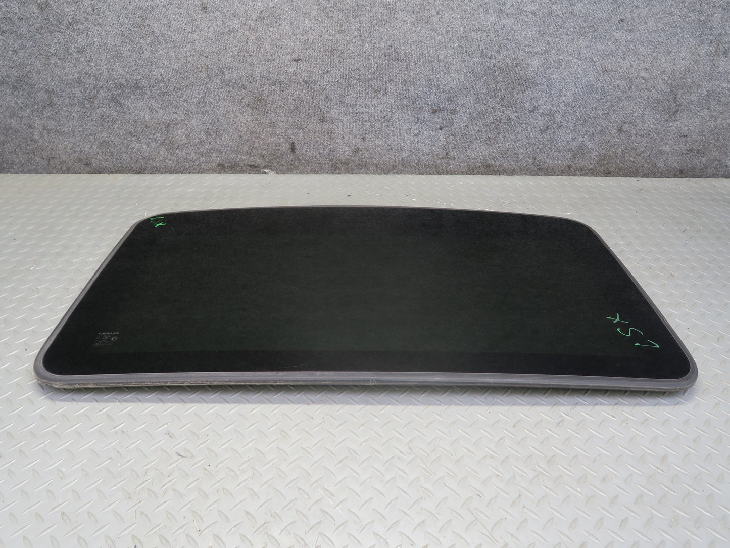 01-06 Lexus UCF30L LS430 Sunroof Moonroof Glass Window Panel OEM