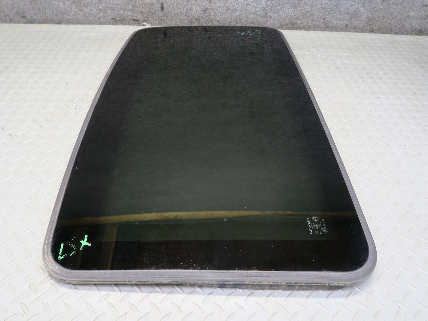 01-06 Lexus UCF30L LS430 Sunroof Moonroof Glass Window Panel OEM