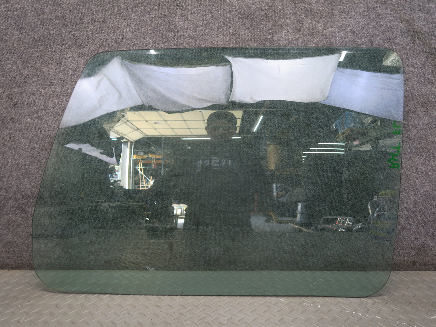 2003-2009 Hummer H2 Front Left Driver Side Door Glass Window