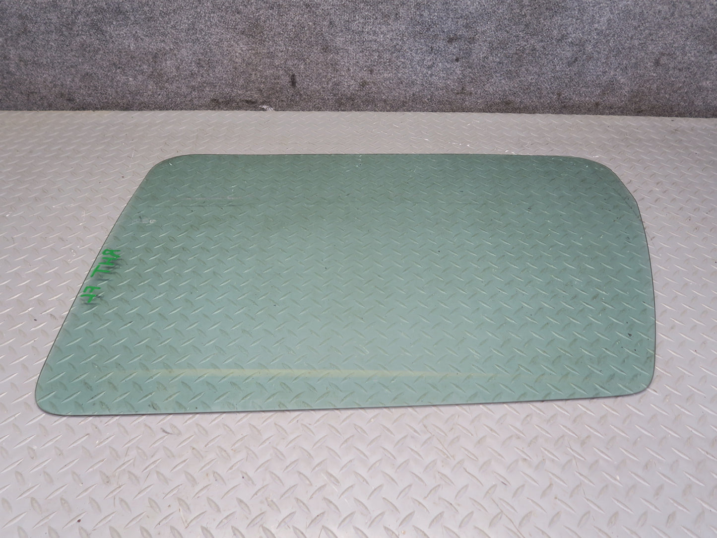 2003-2009 Hummer H2 Front Left Driver Side Door Glass Window